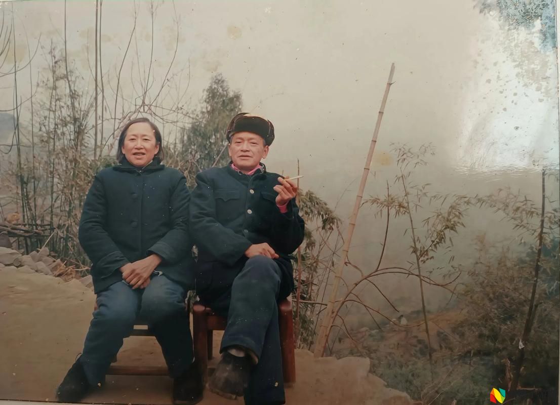 小时候看到外公压在妈妈身上