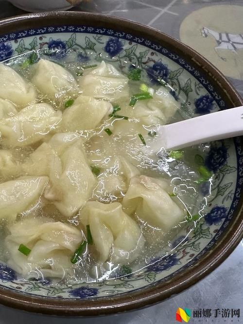 苏软软汆肉的日常三鲜小馄饨