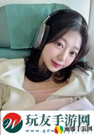 瞒着老公加班的HR中字