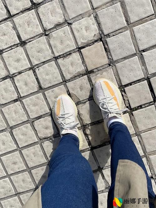 yeezy蜜桃黄和白**别