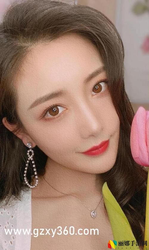 兰姨捂着嘴怕发出声音吵到